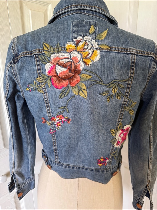 Billabong Jackets & Blazers - Billabong Light Blue Denim embroidered jacket size small